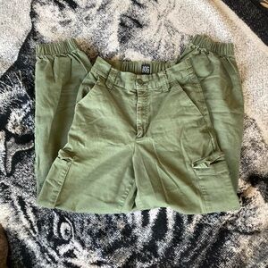 BDG olive green cargo pants, size small